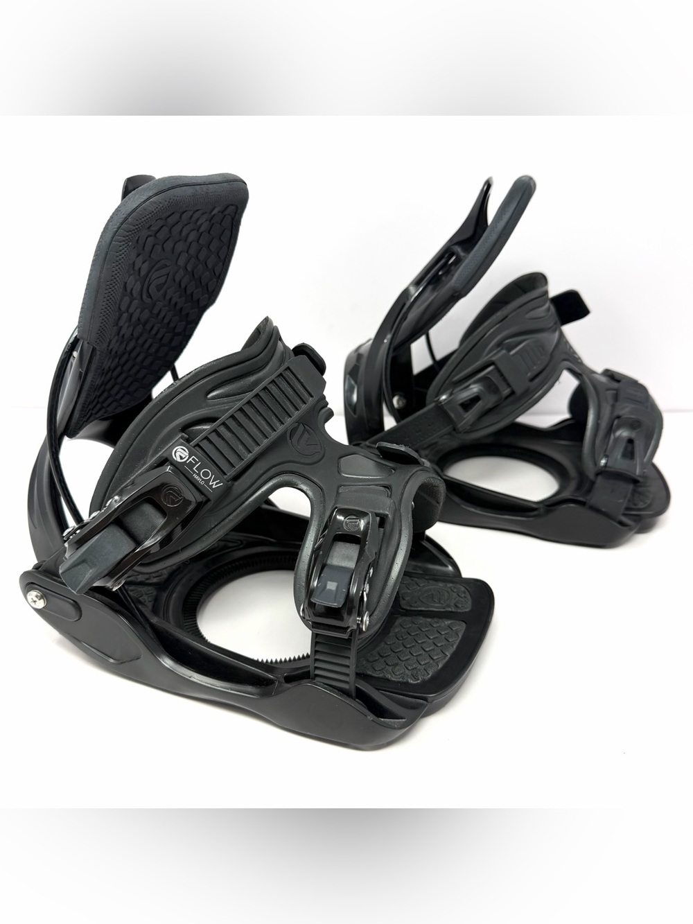 FLOW Haylo Women's Snowboard Bindings Size Medium (6-9) Black EUC (NO Discs)